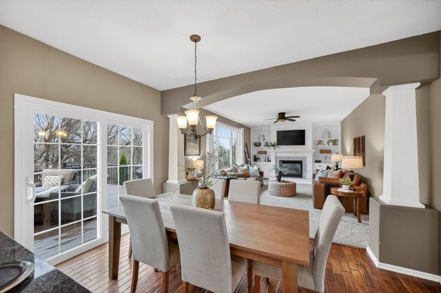 8413 Barnham Drive, Johnston, IA 50131