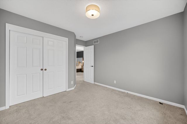 8413 Barnham Drive, Johnston, IA 50131