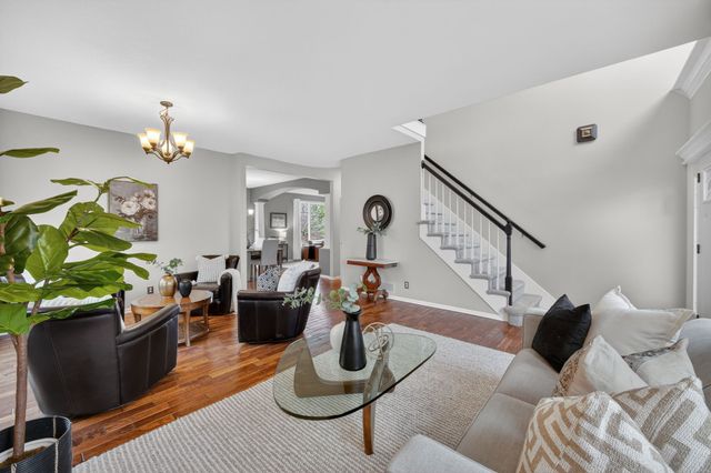 8413 Barnham Drive, Johnston, IA 50131