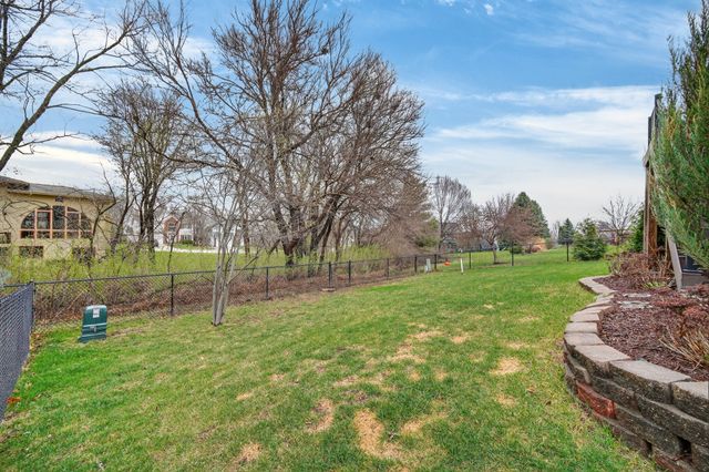 8413 Barnham Drive, Johnston, IA 50131