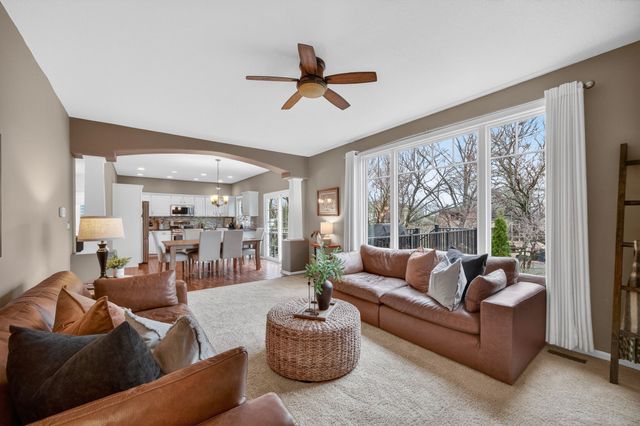 8413 Barnham Drive, Johnston, IA 50131