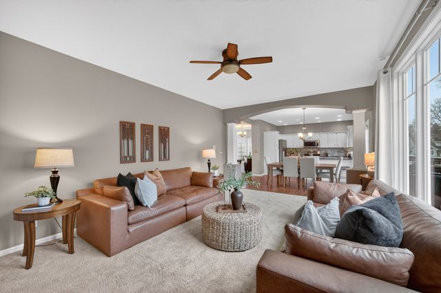 8413 Barnham Drive, Johnston, IA 50131