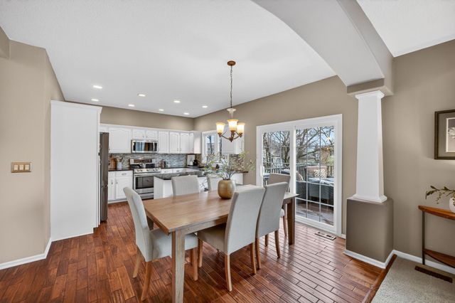 8413 Barnham Drive, Johnston, IA 50131