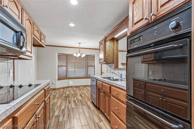 8211 Clover Drive, Fort Smith, AR 72908