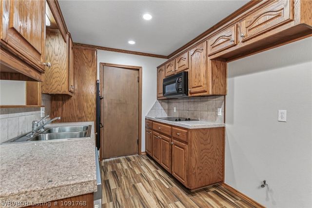 8211 Clover Drive, Fort Smith, AR 72908