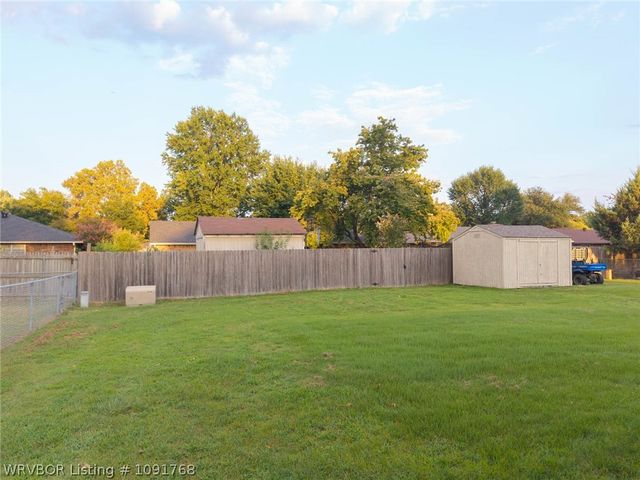 8211 Clover Drive, Fort Smith, AR 72908