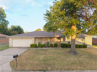 8211 Clover Drive, Fort Smith, AR 72908