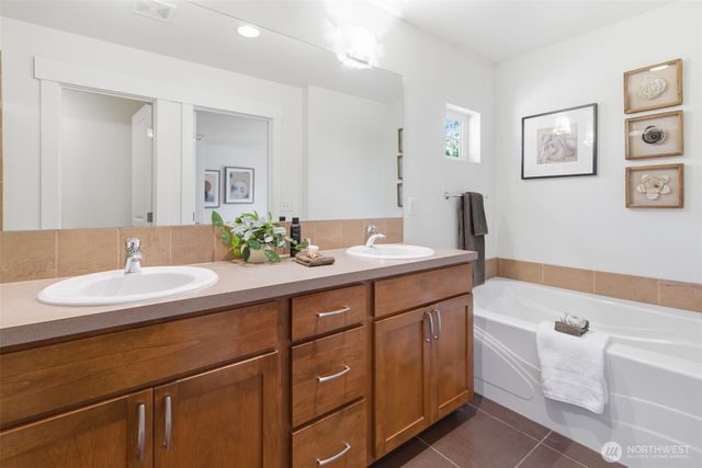 4417 28th Avenue S, Seattle, WA 98108