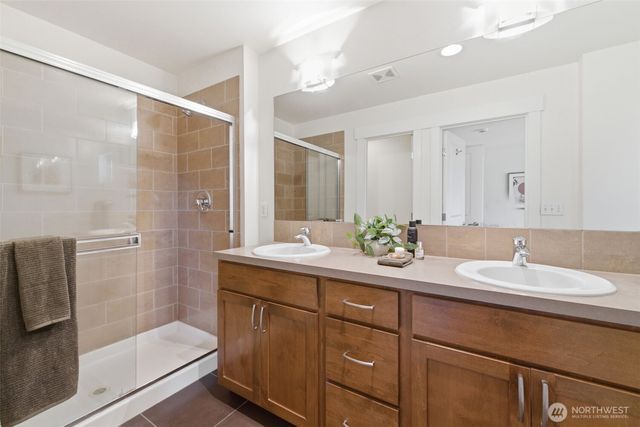4417 28th Avenue S, Seattle, WA 98108