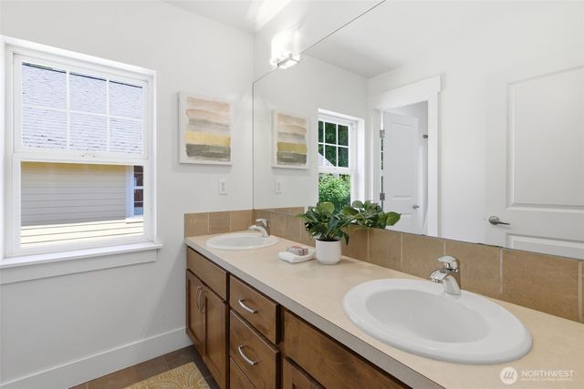 4417 28th Avenue S, Seattle, WA 98108