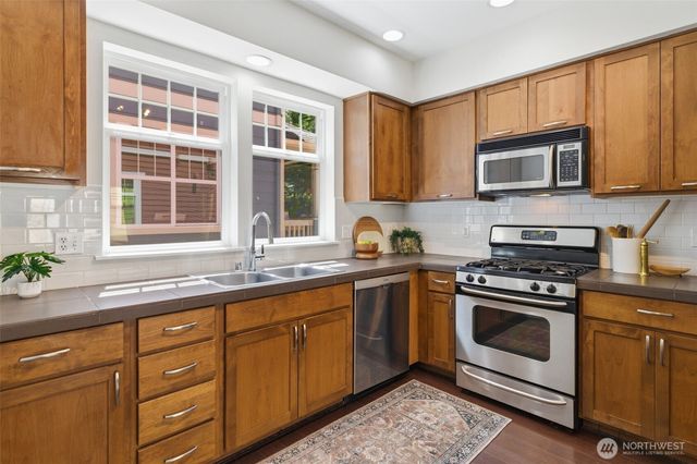 4417 28th Avenue S, Seattle, WA 98108