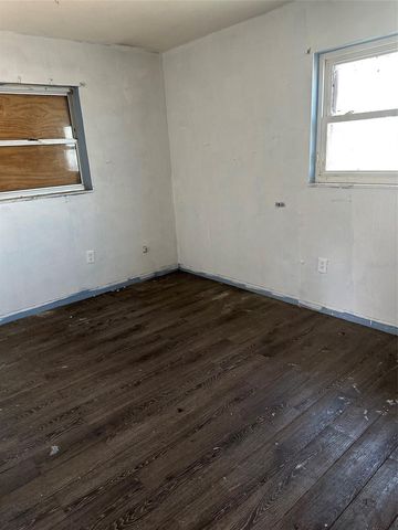 5234 9TH AVENUE N, St Petersburg, FL 33701