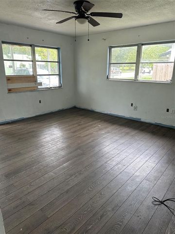5234 9TH AVENUE N, St Petersburg, FL 33701