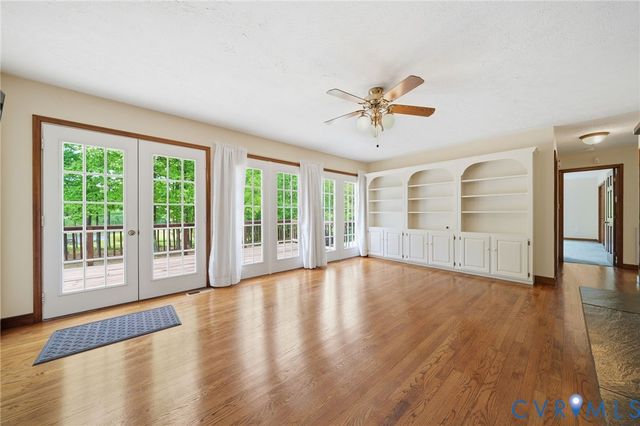 3029 Oxford Dr, Sutherland, VA 23885