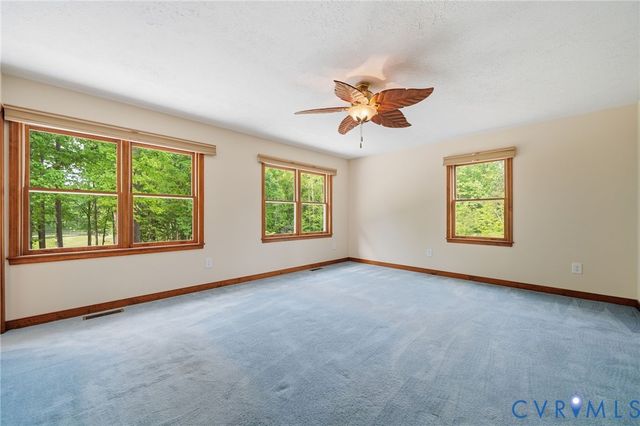 3029 Oxford Dr, Sutherland, VA 23885