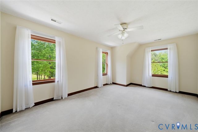 3029 Oxford Dr, Sutherland, VA 23885