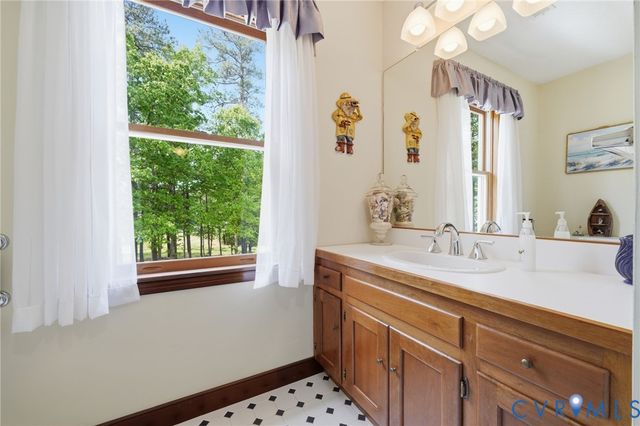 3029 Oxford Dr, Sutherland, VA 23885
