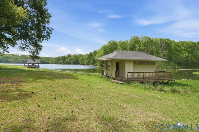 3029 Oxford Dr, Sutherland, VA 23885