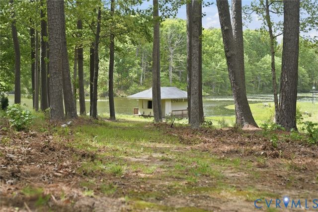 3029 Oxford Dr, Sutherland, VA 23885