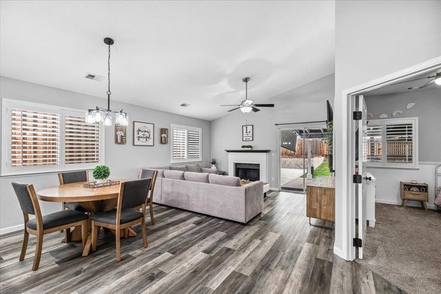 6066 Creek Bend Dr, Riverbank, CA 95367