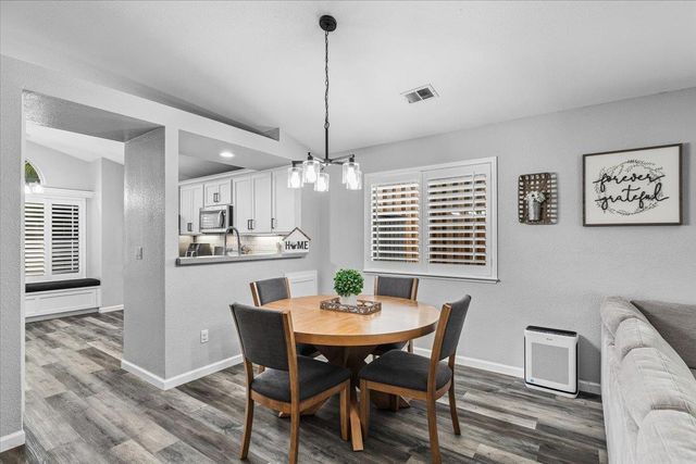 6066 Creek Bend Dr, Riverbank, CA 95367