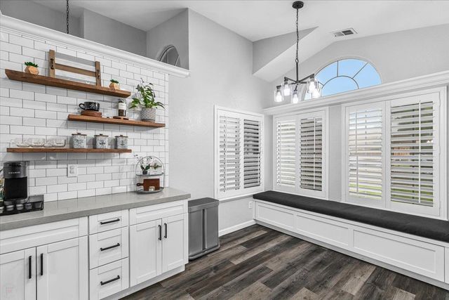 6066 Creek Bend Dr, Riverbank, CA 95367