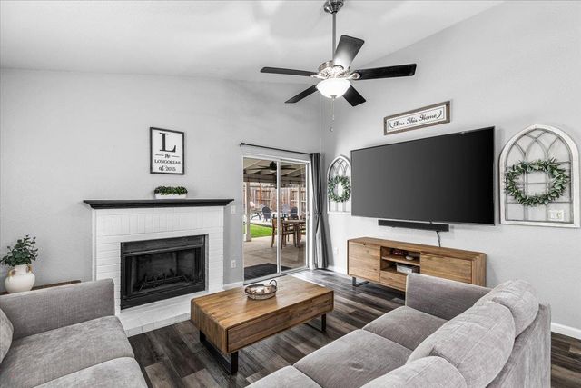 6066 Creek Bend Dr, Riverbank, CA 95367