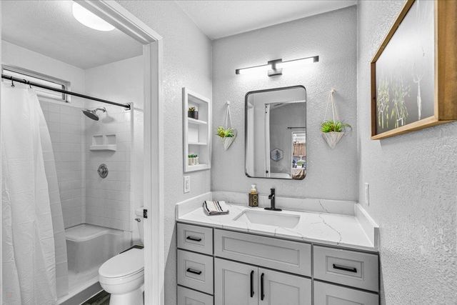 6066 Creek Bend Dr, Riverbank, CA 95367