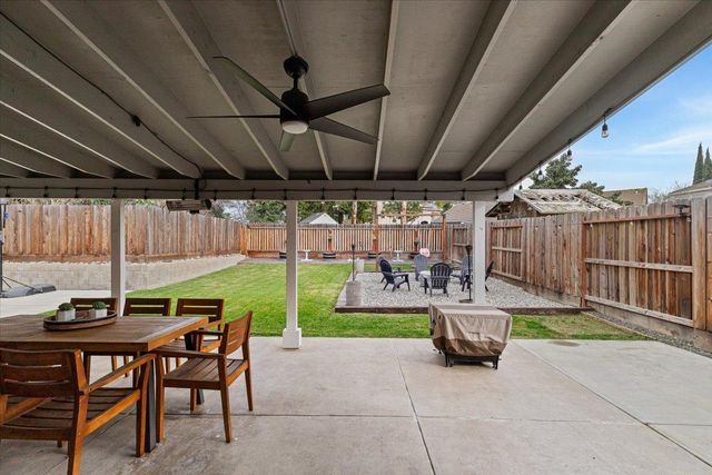 6066 Creek Bend Dr, Riverbank, CA 95367