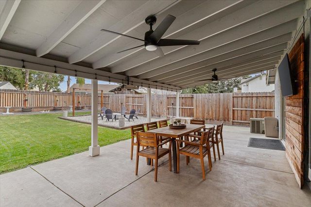 6066 Creek Bend Dr, Riverbank, CA 95367