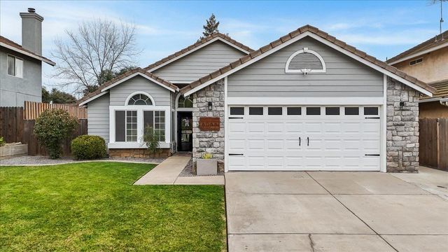 6066 Creek Bend Dr, Riverbank, CA 95367