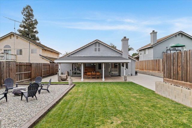 6066 Creek Bend Dr, Riverbank, CA 95367