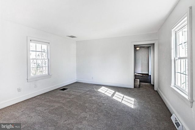 56 MAIN ST, Hancocks Bridge, NJ 08038