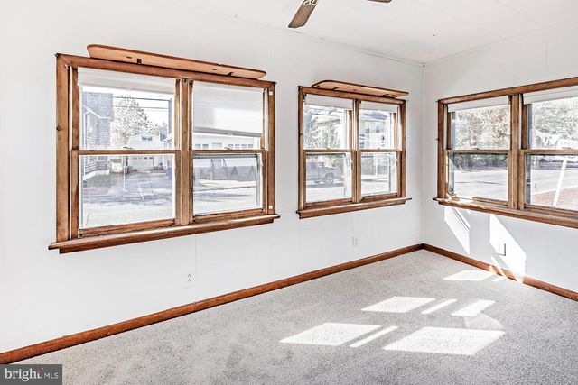 56 MAIN ST, Hancocks Bridge, NJ 08038