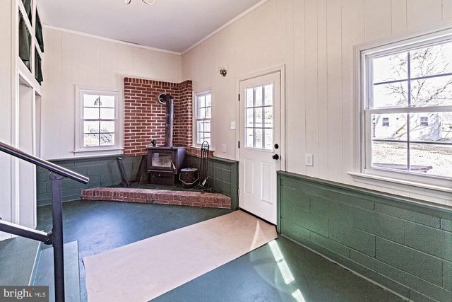 56 MAIN ST, Hancocks Bridge, NJ 08038