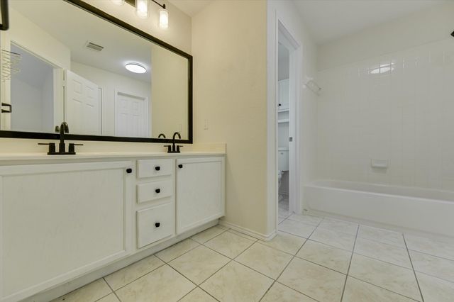 4 Memory LN, Wimberley, TX 78676