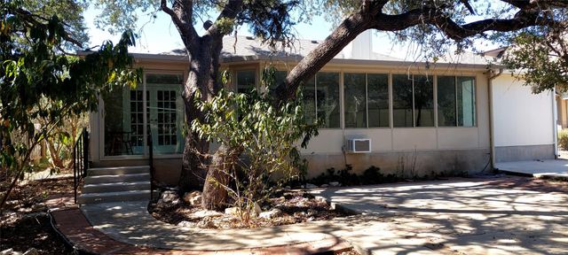 4 Memory LN, Wimberley, TX 78676