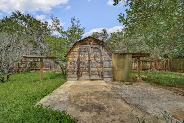 4 Memory LN, Wimberley, TX 78676