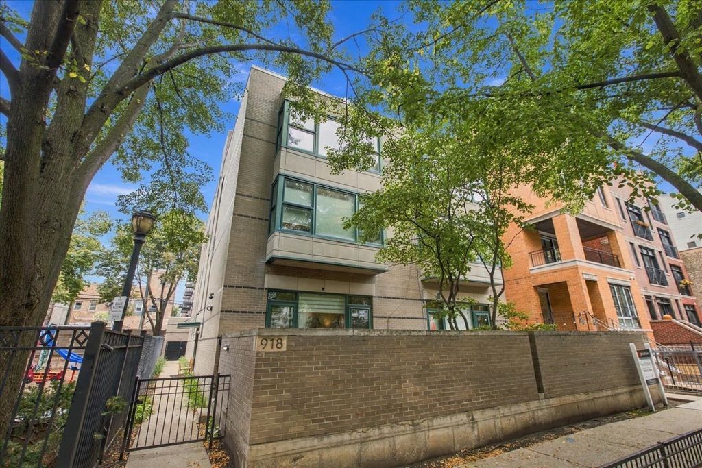 918 W Fletcher Street C, Chicago, IL 60657 — exterior