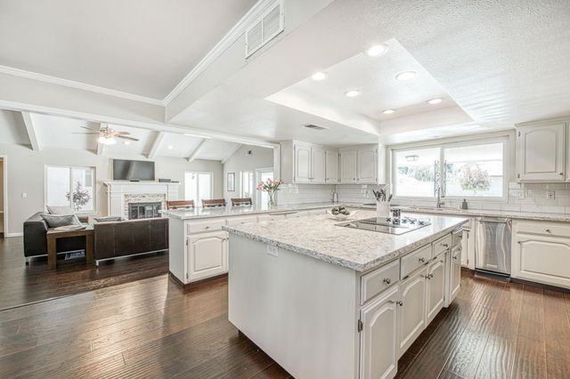 3848 W Alluvial Avenue, Fresno, CA 93711