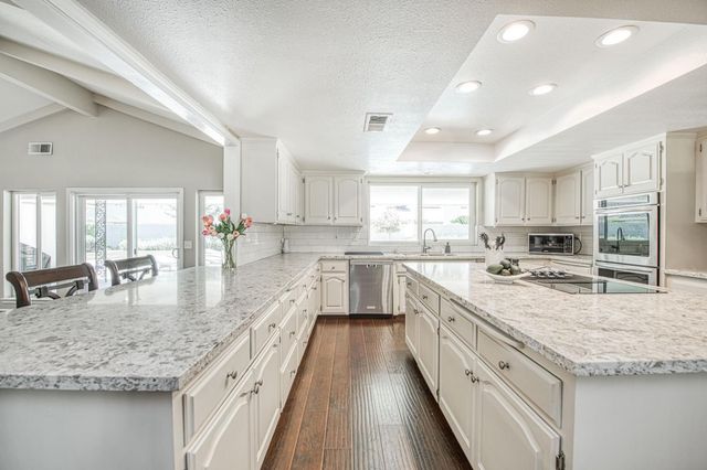 3848 W Alluvial Avenue, Fresno, CA 93711