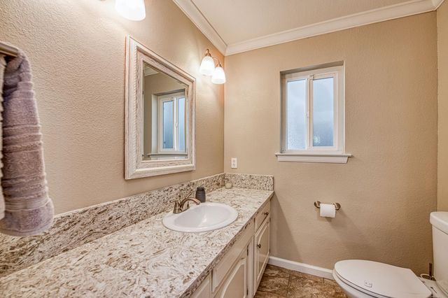 3848 W Alluvial Avenue, Fresno, CA 93711