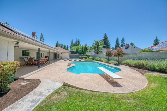 3848 W Alluvial Avenue, Fresno, CA 93711