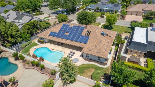 3848 W Alluvial Avenue, Fresno, CA 93711