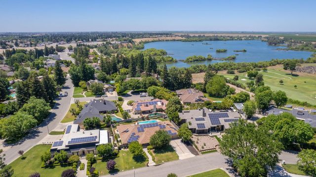 3848 W Alluvial Avenue, Fresno, CA 93711