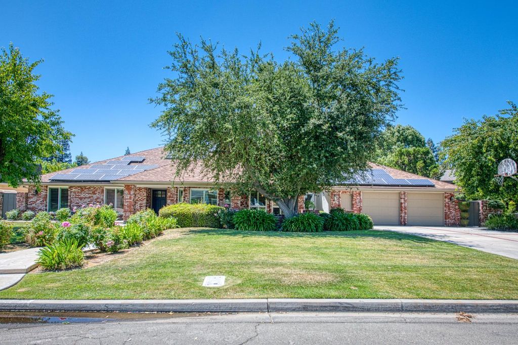Image 1 of property listing at 3848 W Alluvial Avenue, Fresno, CA 93711