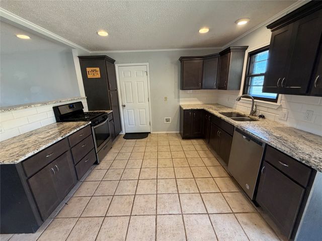 1803 S 155th West Avenue, Sand Springs, OK 74063