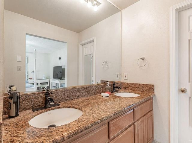 6549 N Cornelia Avenue, Fresno, CA 93722