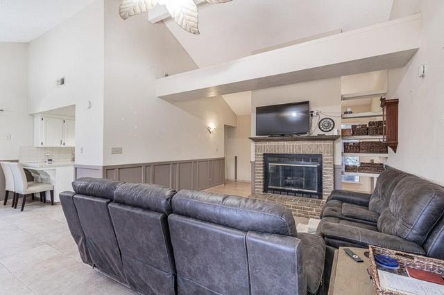 6549 N Cornelia Avenue, Fresno, CA 93722