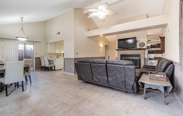 6549 N Cornelia Avenue, Fresno, CA 93722